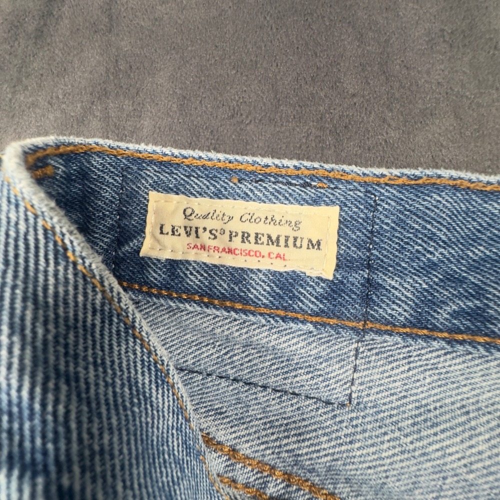 Levi's 501 Original Jean Shorts Womens 31 Blue Light Wash High Rise Rolled Cuff - Picture 5 of 9